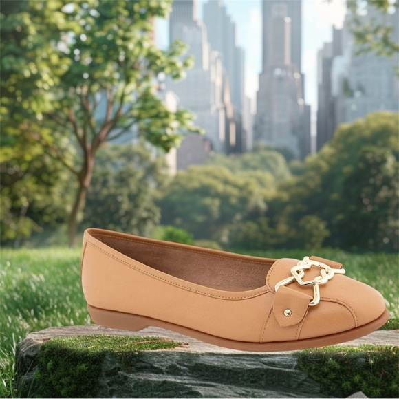 AEROSOLES Shoes - AEROSOLES Bia Flats Women Tan Loafers Ballet With Gold Accent Round Toe Size 12